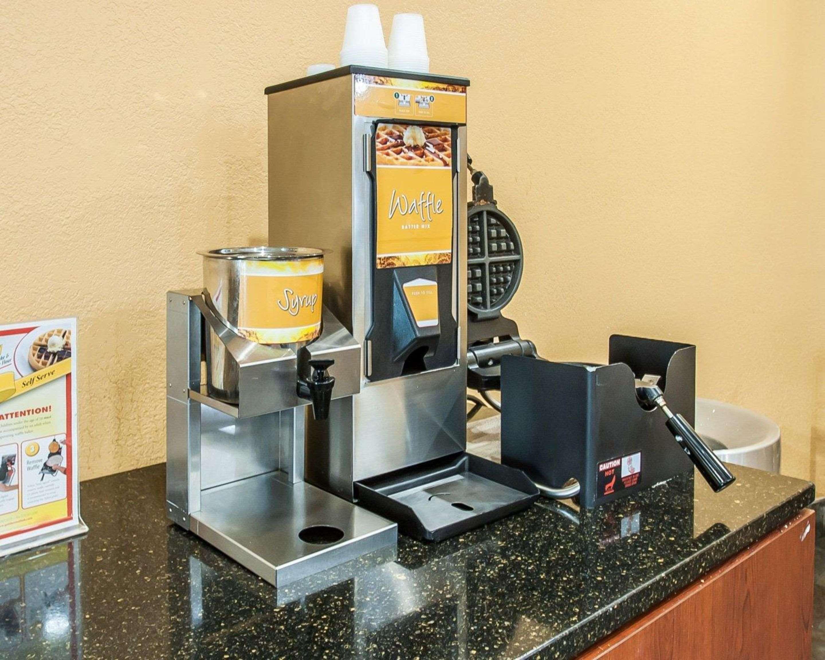 Quality & Kansas I-435n Near Sports Complex Hotel 3*